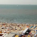 Daire In Near Belgium Pier