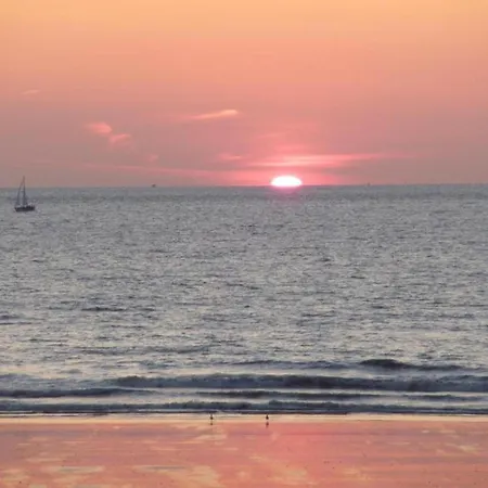 In Near Belgium Pier アパート