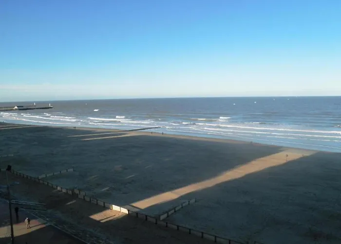 In Near Belgium Pier アパート *